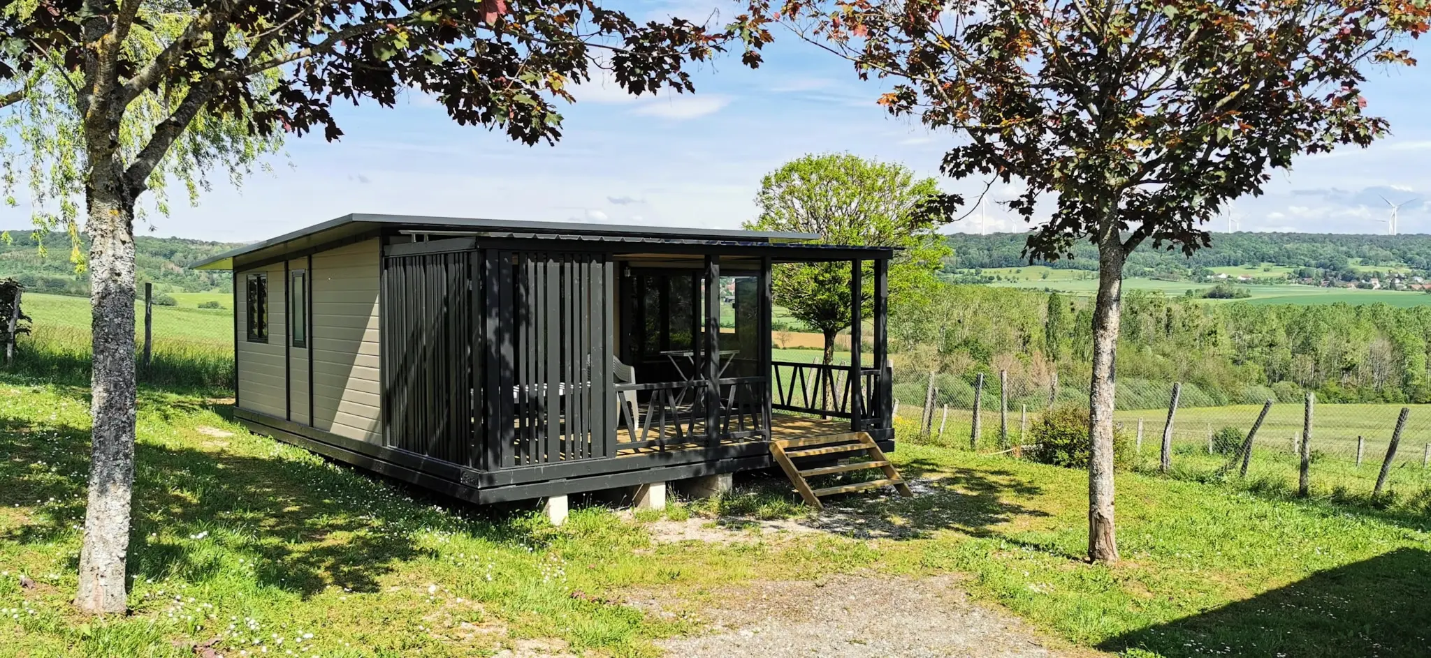 Camping Du Bois De Reveuge in Huanne-Montmartin, Frankreich (2026) |  JetCamp.com