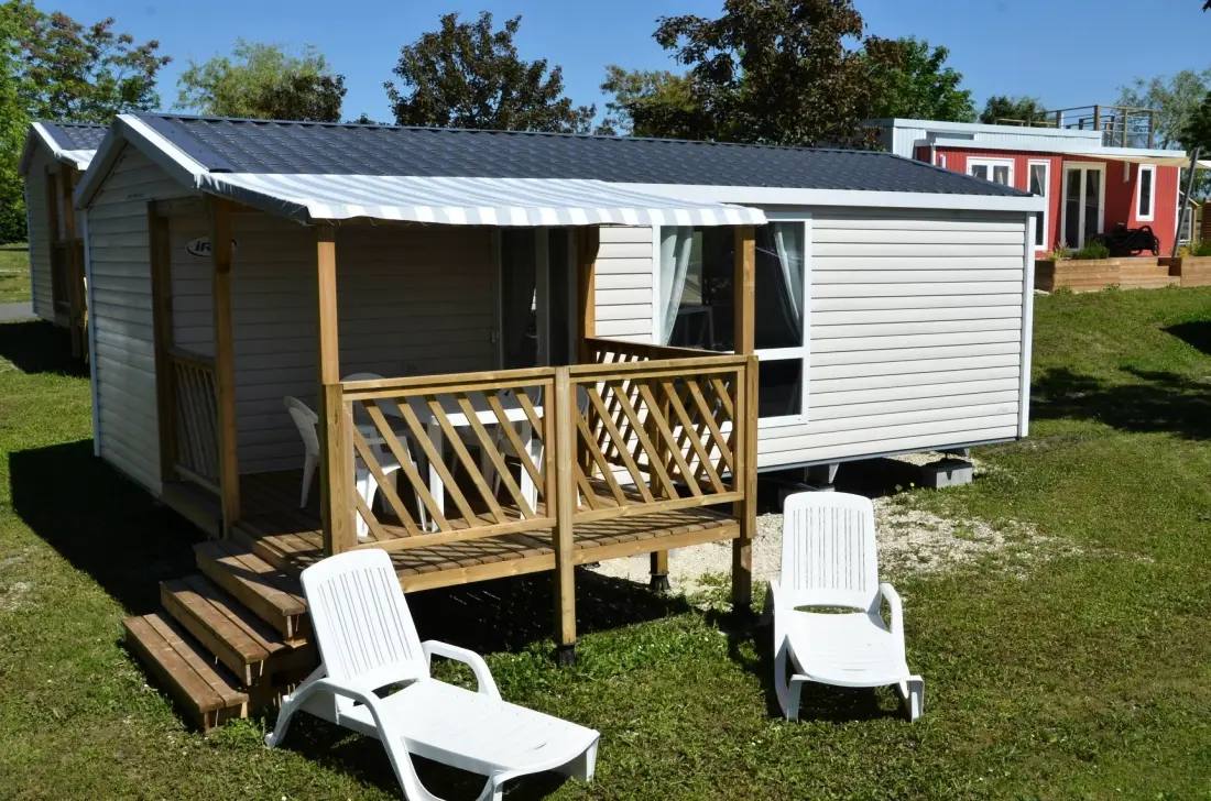 Camping Du Bois De Reveuge 4 étoiles★★★★
