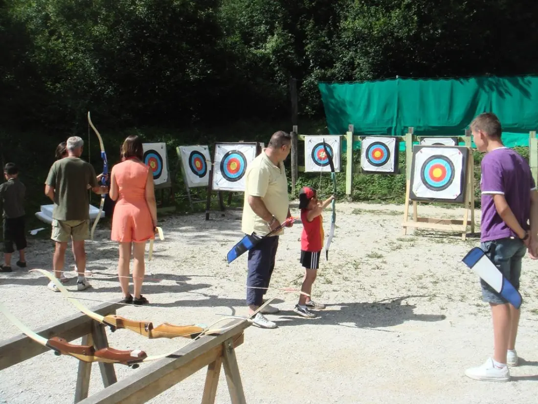 Camping Du Bois De Reveuge 4 étoiles★★★★
