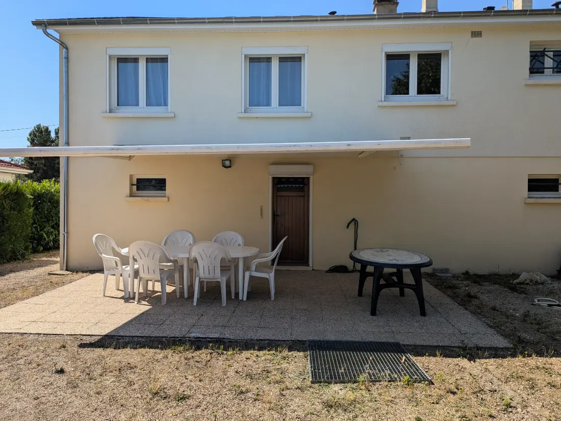 Maison de Vacances Huisseau-sur-Mauves 2