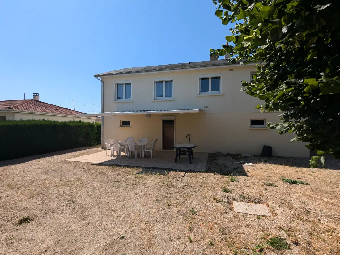 Maison de Vacances Huisseau-sur-Mauves 2