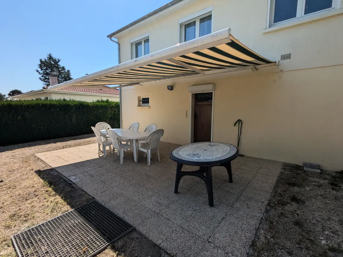 Maison de Vacances Huisseau-sur-Mauves 2