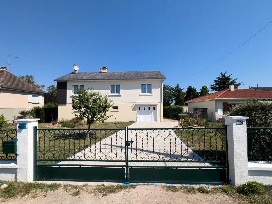 Maison de Vacances Huisseau-sur-Mauves 2