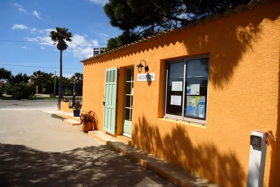 Camping La Bergerie Plage Location Hyeres Les Palmiers