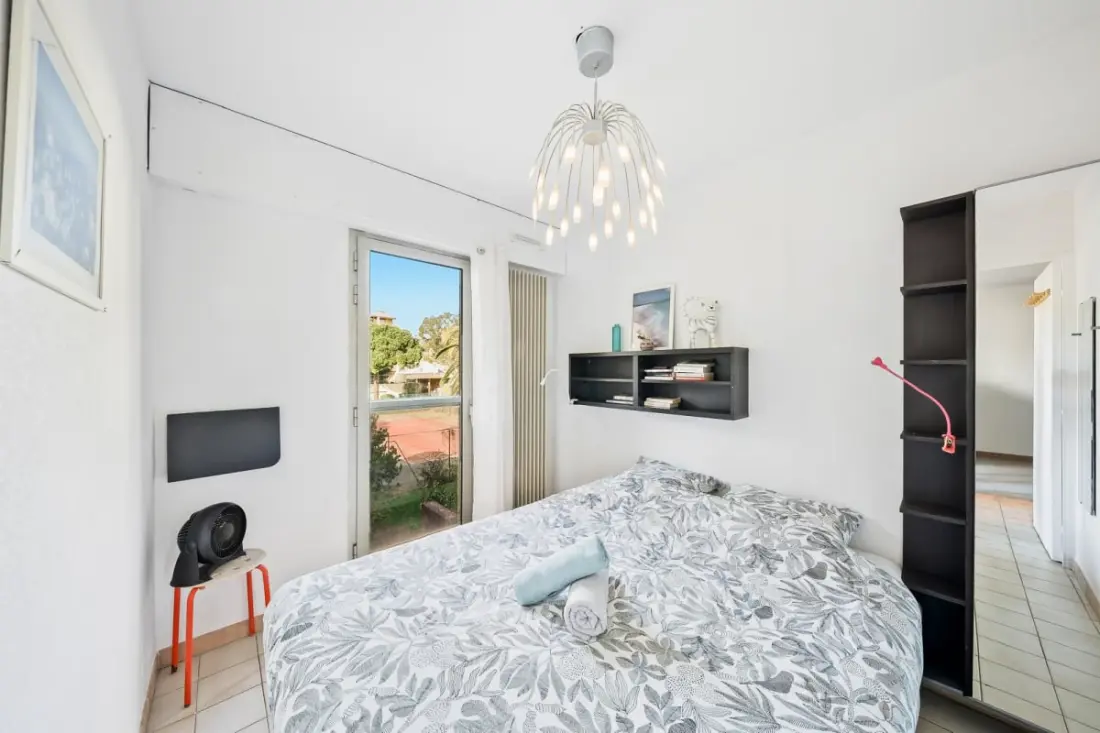 Appartement à Hyères Avec Piscine Et Balcon