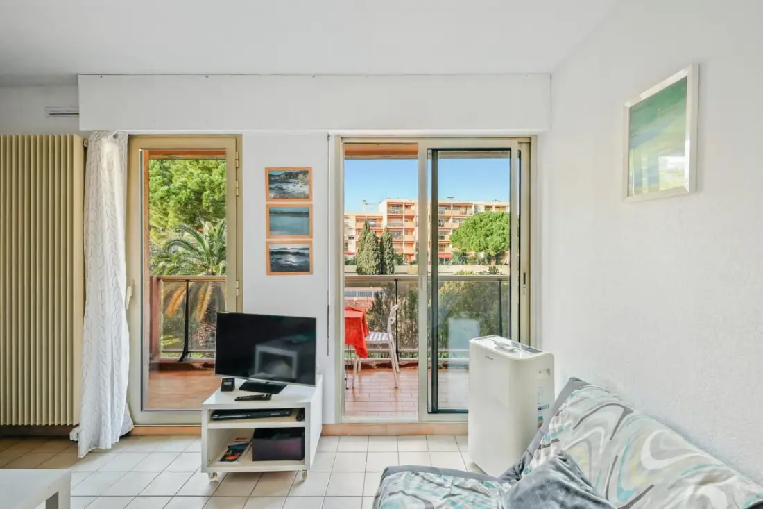Appartement à Hyères Avec Piscine Et Balcon