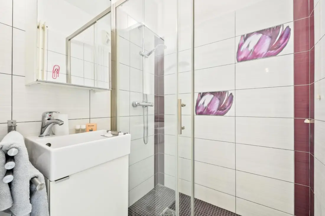 Appartement à Hyères Avec Piscine Et Balcon