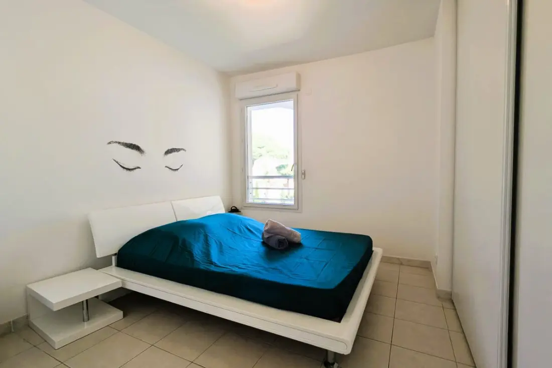 Appartement De 70m² Avec Piscine à 2 Pas Du Port
