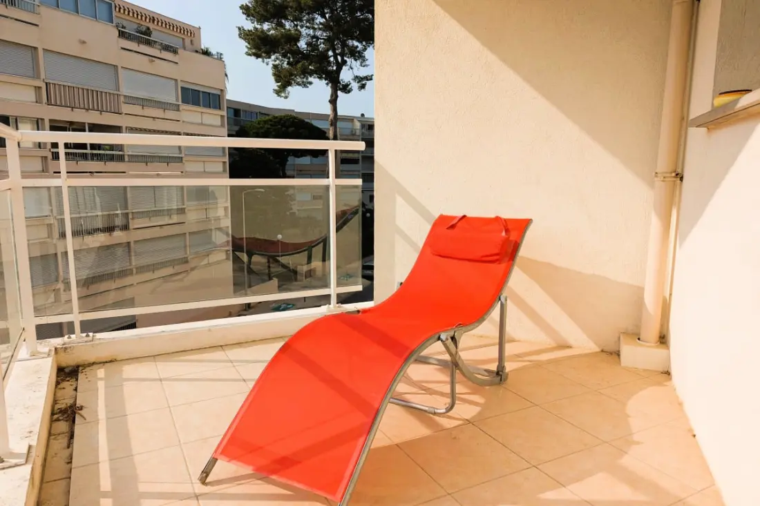 Appartement De 70m² Avec Piscine à 2 Pas Du Port