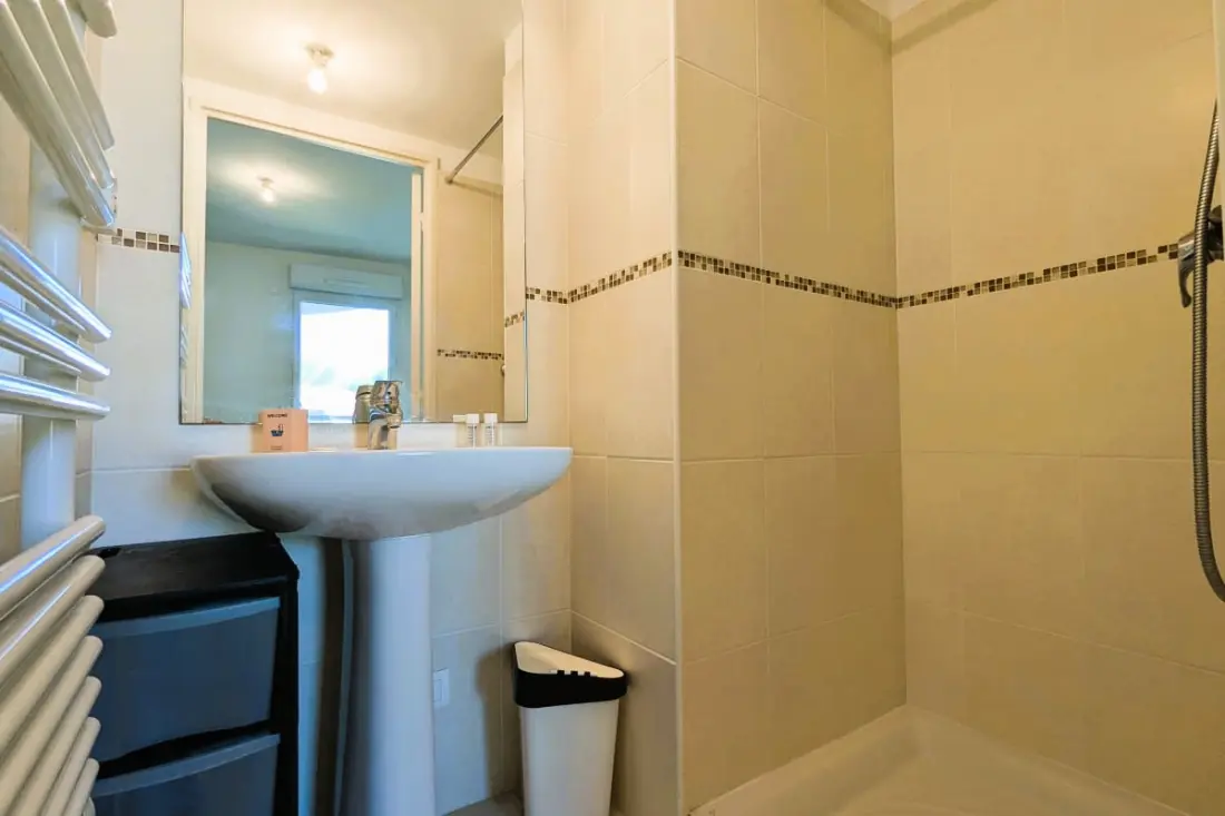 Appartement De 70m² Avec Piscine à 2 Pas Du Port