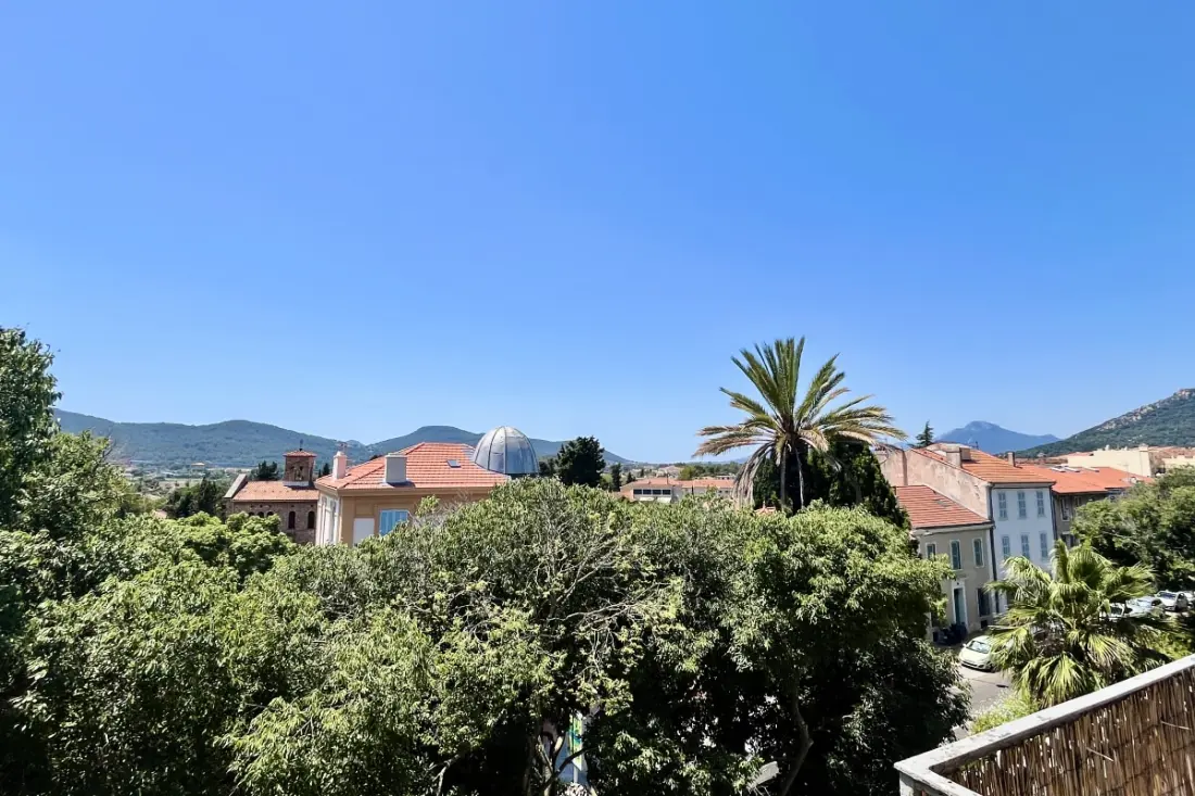 "l'atelier" 3 Pièces De 50 M² Situé à Hyères