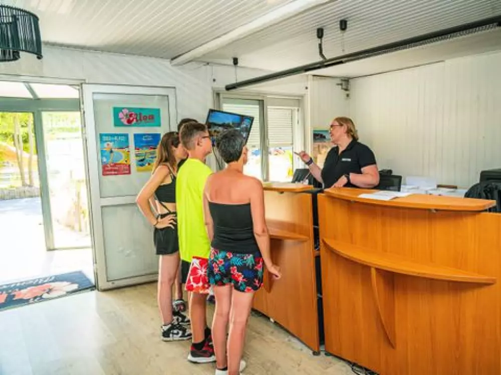 Camping Oléron Loisirs   4 étoiles★★★★