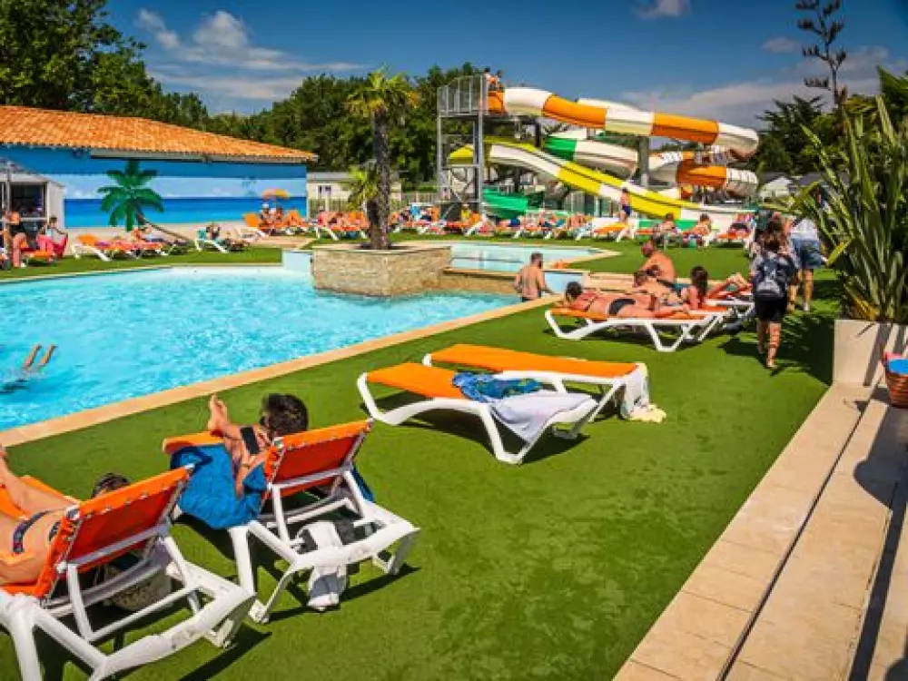 Camping Oléron Loisirs   4 étoiles★★★★