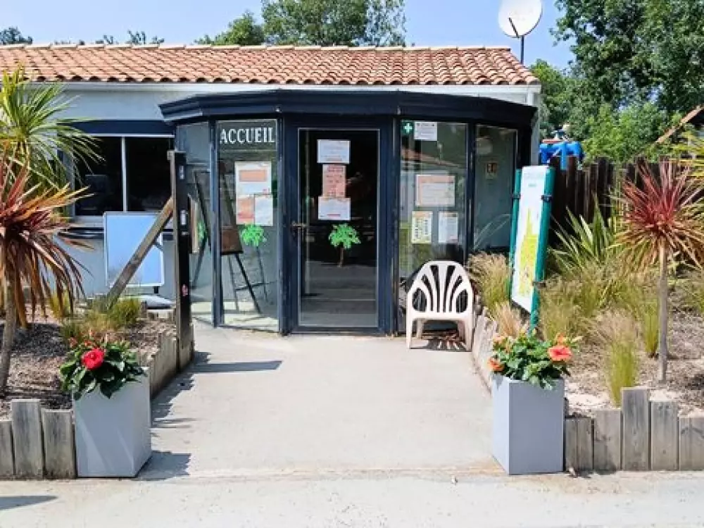 Camping Oléron Loisirs   4 étoiles★★★★