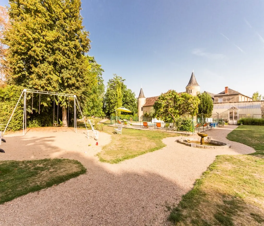 Camping Le Petit Trianon4 étoiles★★★★