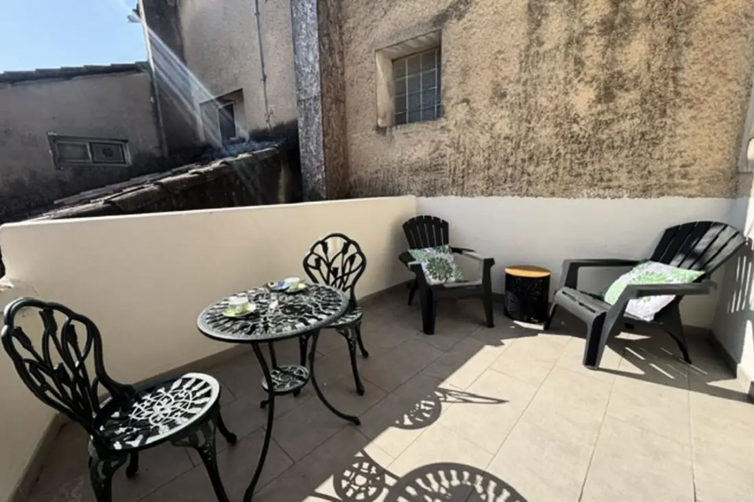 Appartement Avec Terrasse Au Centre Ville