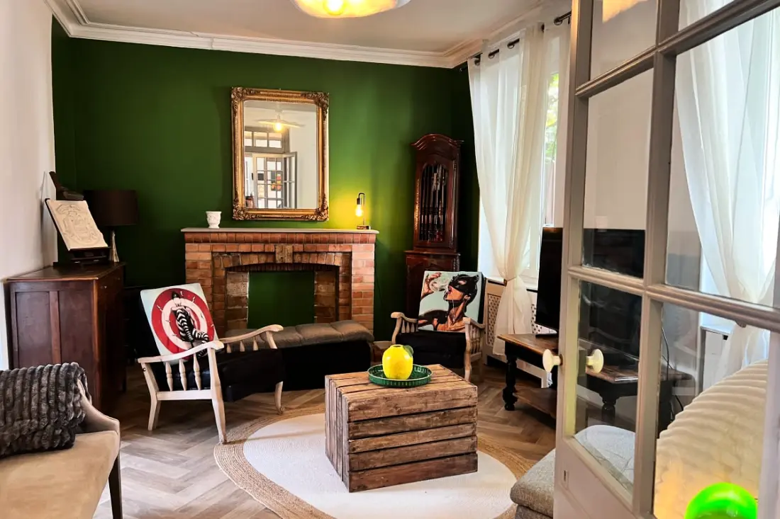 Elivi : Maison De Ville Avec Jardin à Deux Pas Du Centre Historique