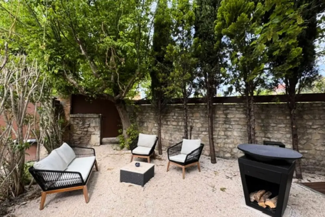Elivi : Maison De Ville Avec Jardin à Deux Pas Du Centre Historique