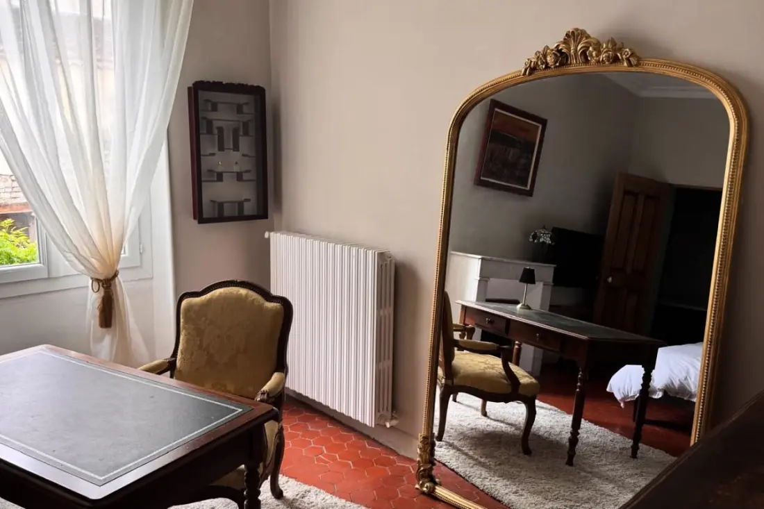Elivi : Maison De Ville Avec Jardin à Deux Pas Du Centre Historique