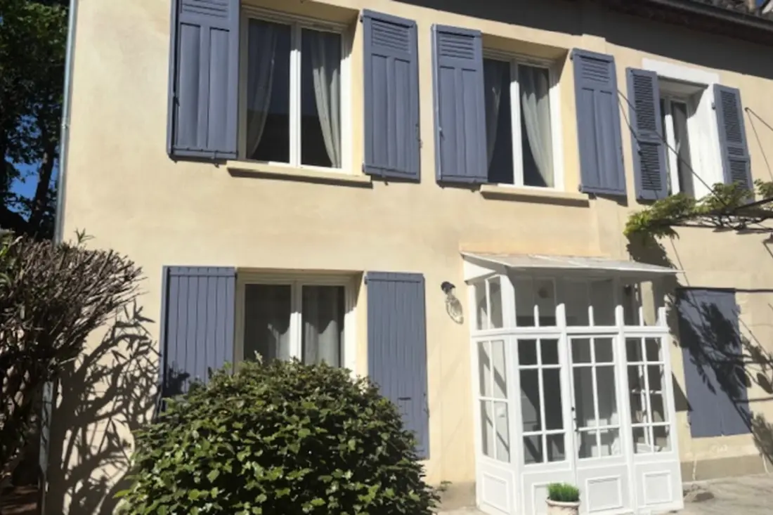 Elivi : Maison De Ville Avec Jardin à Deux Pas Du Centre Historique