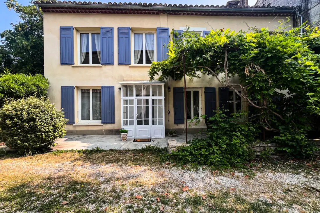 Elivi : Maison De Ville Avec Jardin à Deux Pas Du Centre Historique