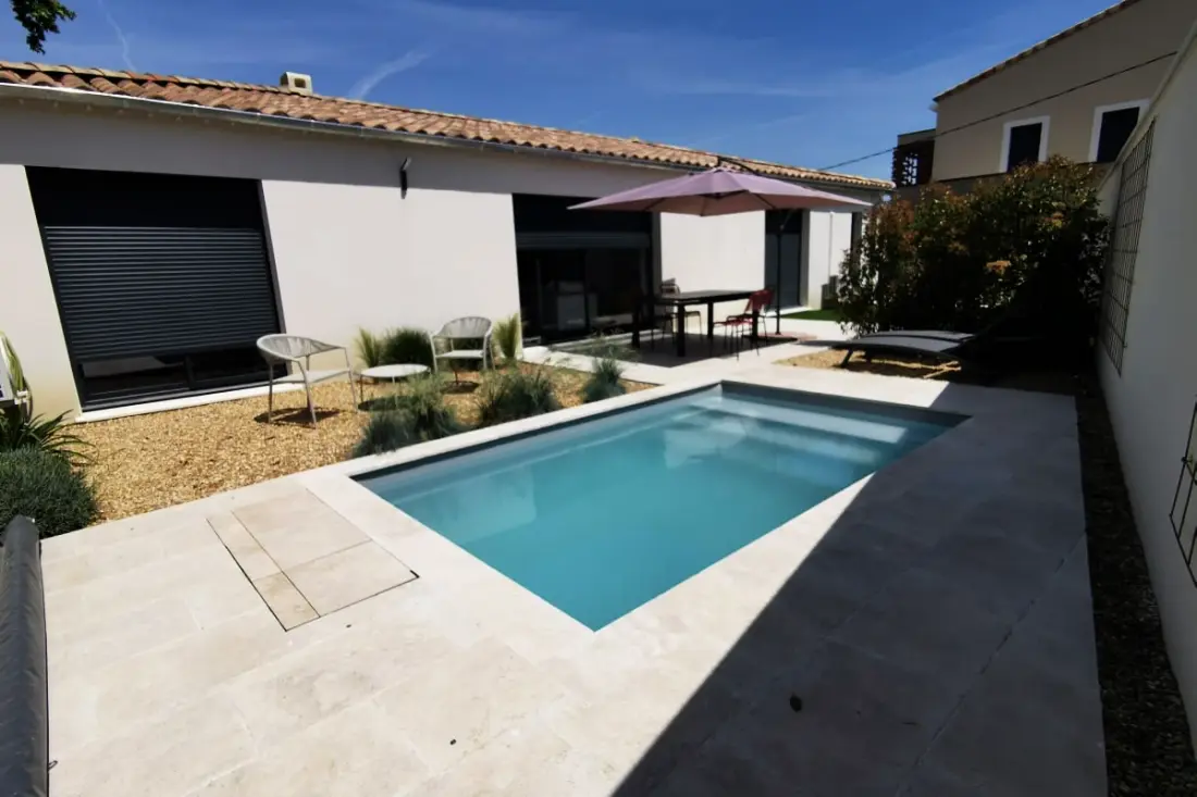 "la Dolce Vita Provençale : Charmante Maison Avec Sa Piscine Privée"