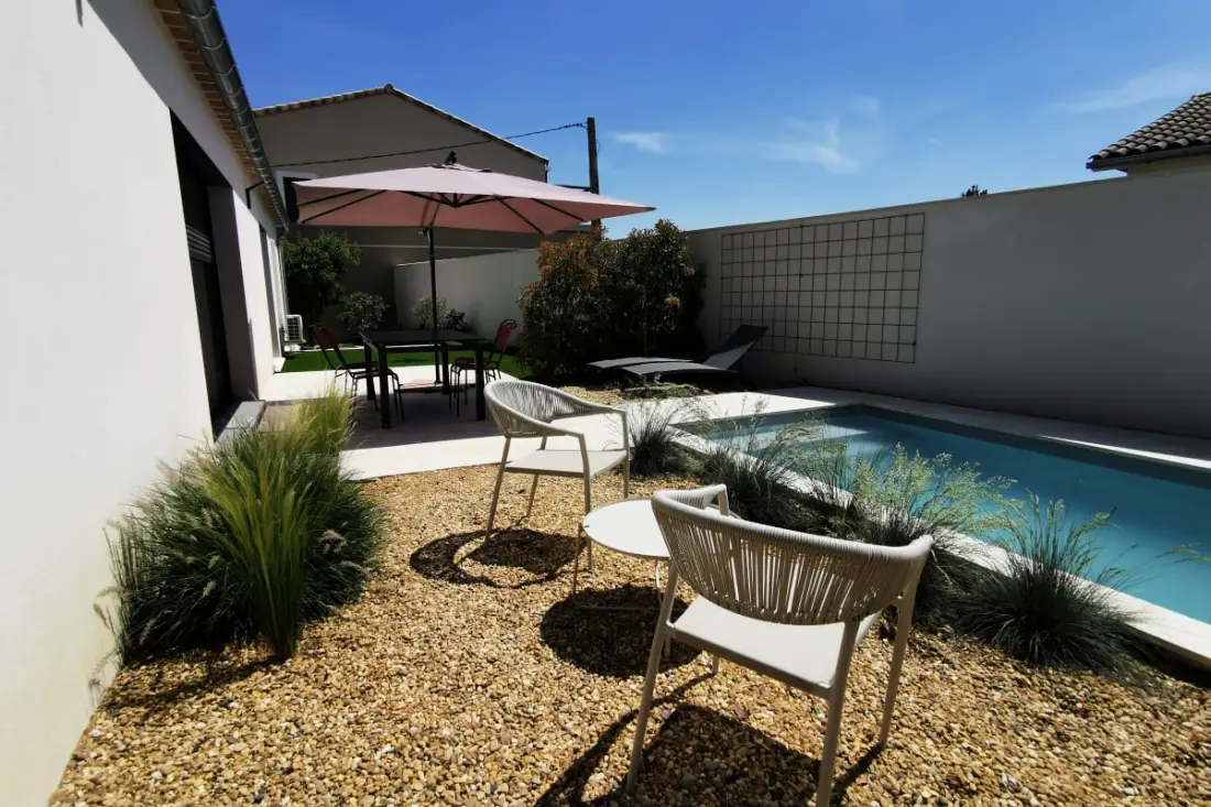 "la Dolce Vita Provençale : Charmante Maison Avec Sa Piscine Privée"