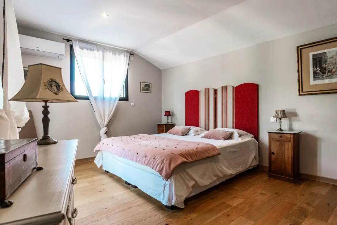 La Verdière - Maison Contemporaine De Plain Pied Avec Jardin Et Piscine Pri