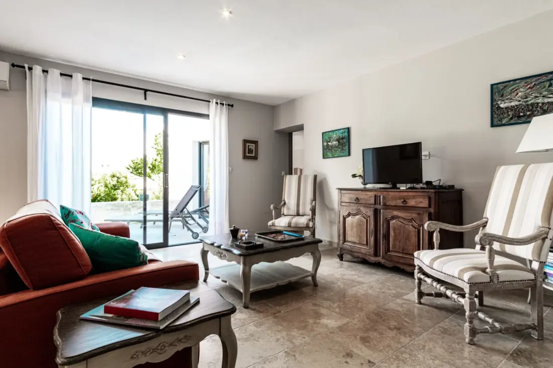 La Verdière - Maison Contemporaine De Plain Pied Avec Jardin Et Piscine Pri