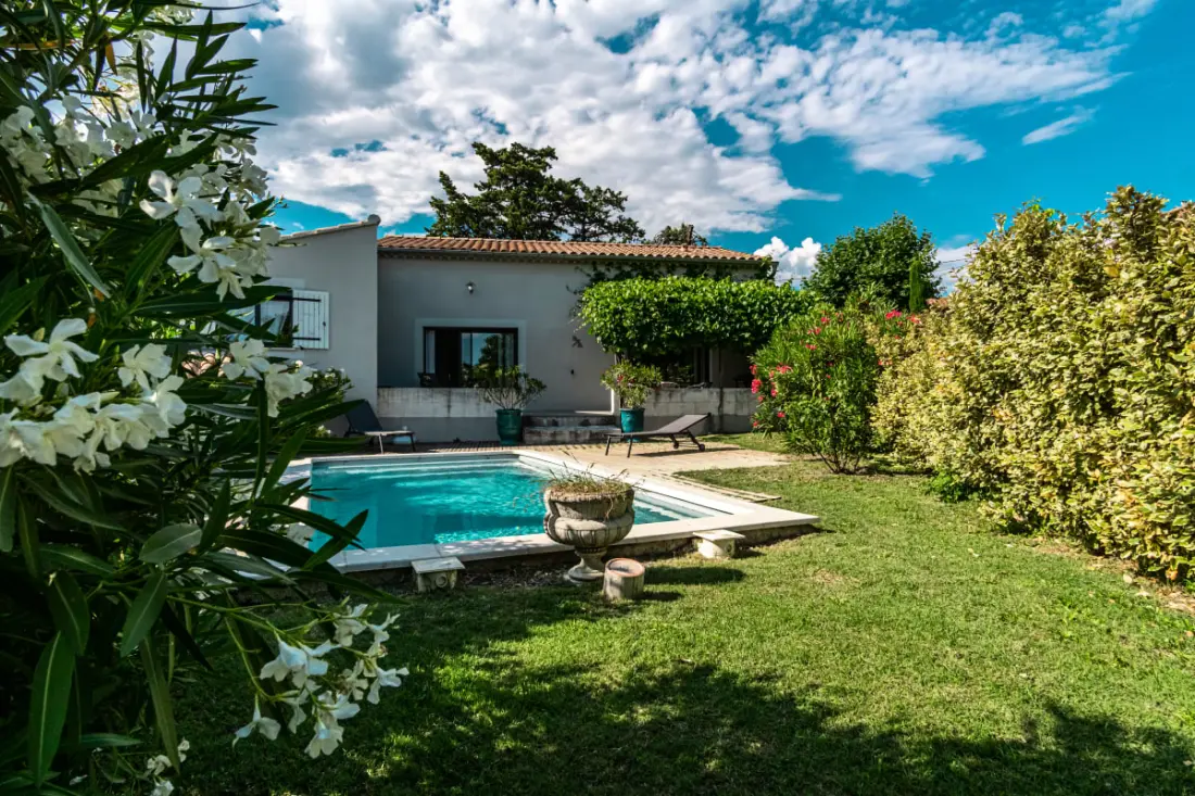 La Verdière - Maison Contemporaine De Plain Pied Avec Jardin Et Piscine Pri