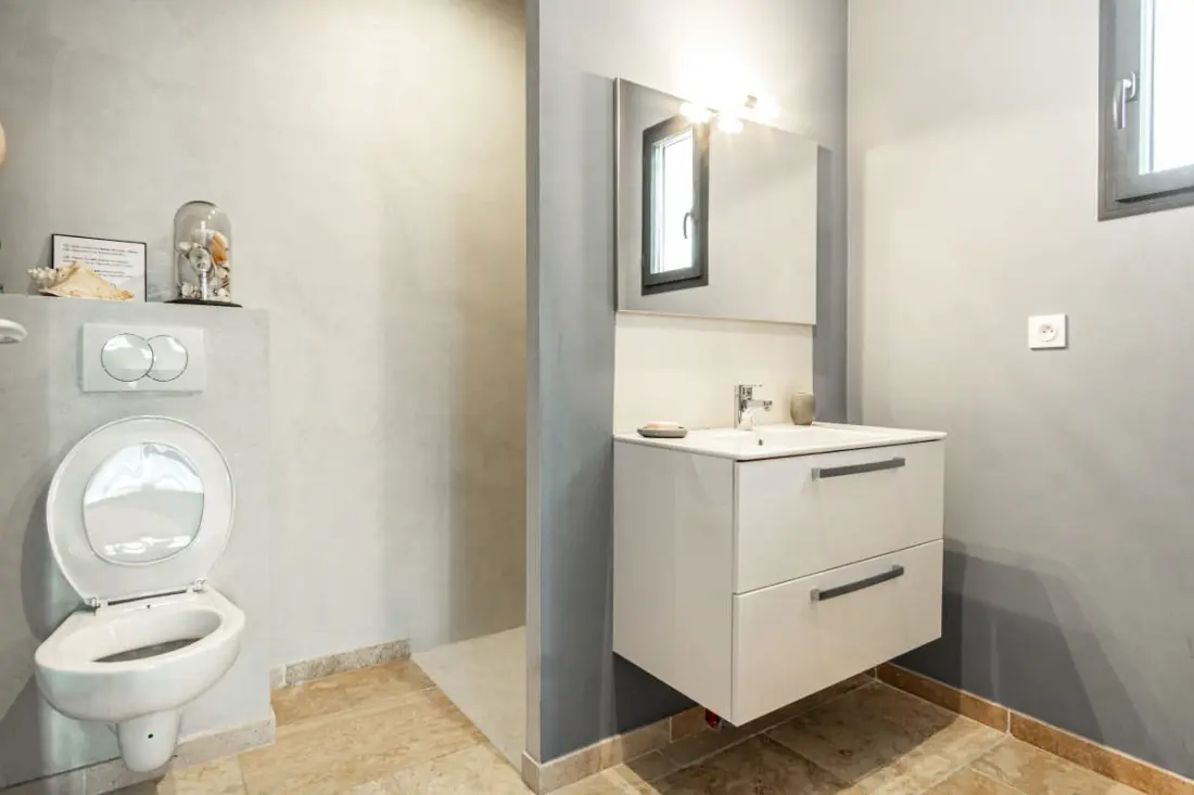 La Verdière - Maison Contemporaine De Plain Pied Avec Jardin Et Piscine Pri