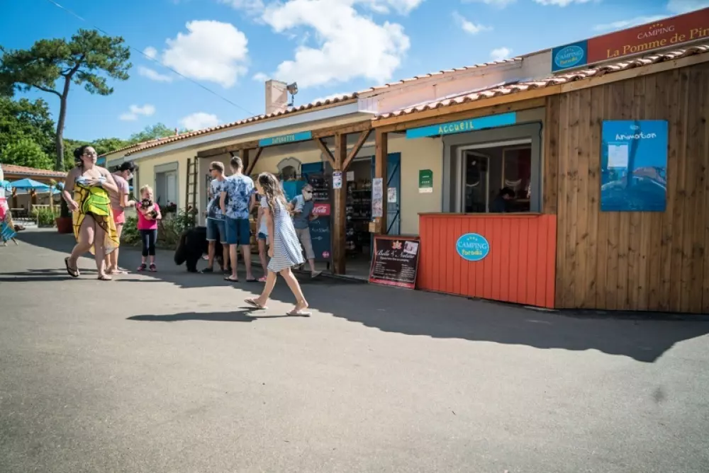 Camping Paradis La Pomme de Pin4 étoiles★★★★