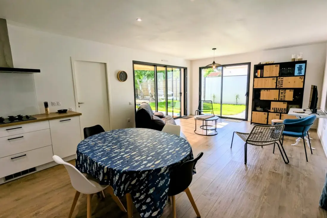 Maison Avec Climatisation, Proximité Plage