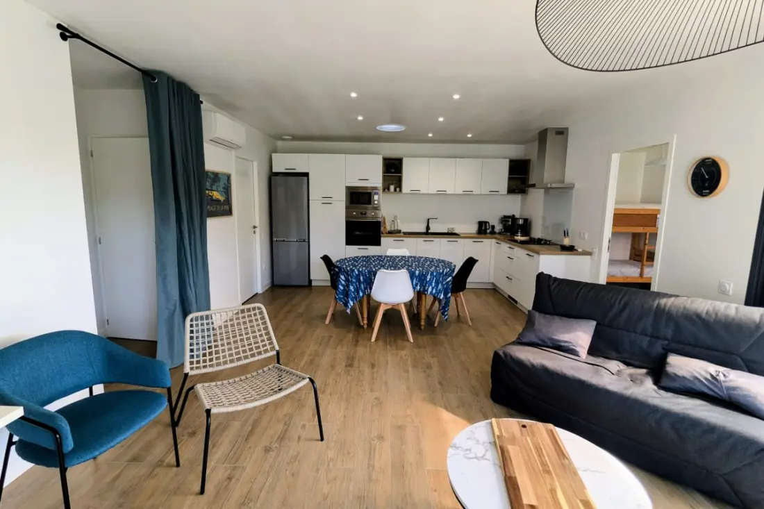 Maison Avec Climatisation, Proximité Plage