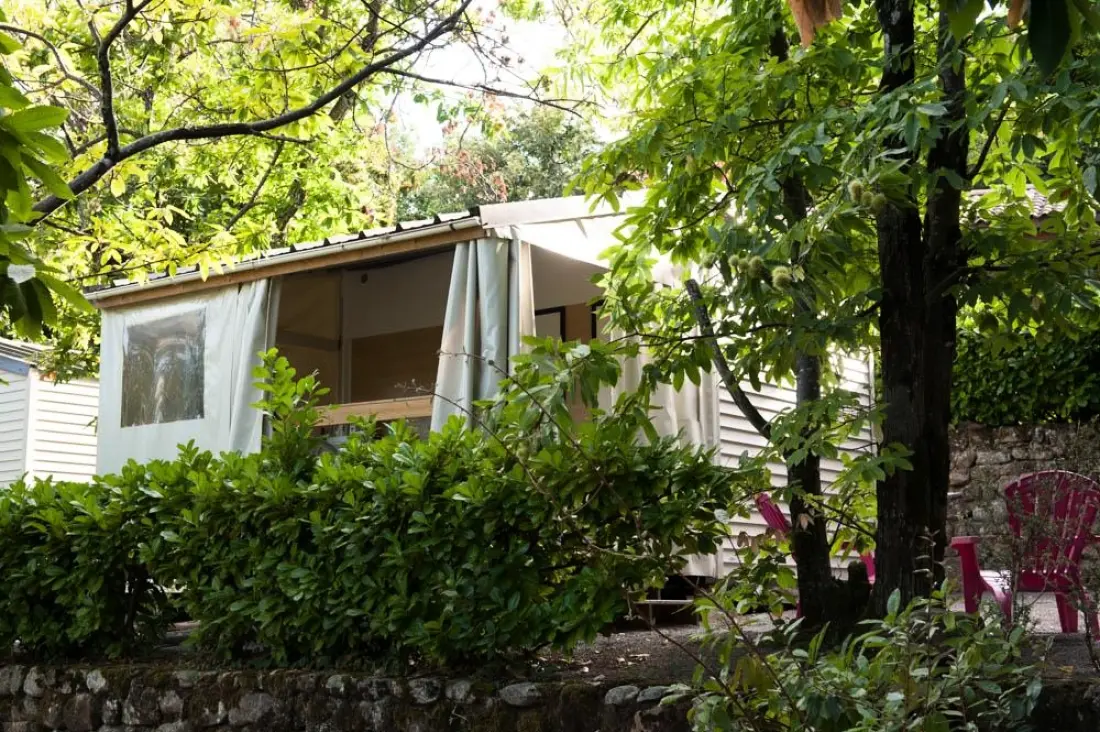 CAMPING LES CHATAIGNIERS 2 étoiles★★