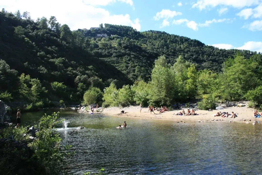 CAMPING LES CHATAIGNIERS 2 étoiles★★