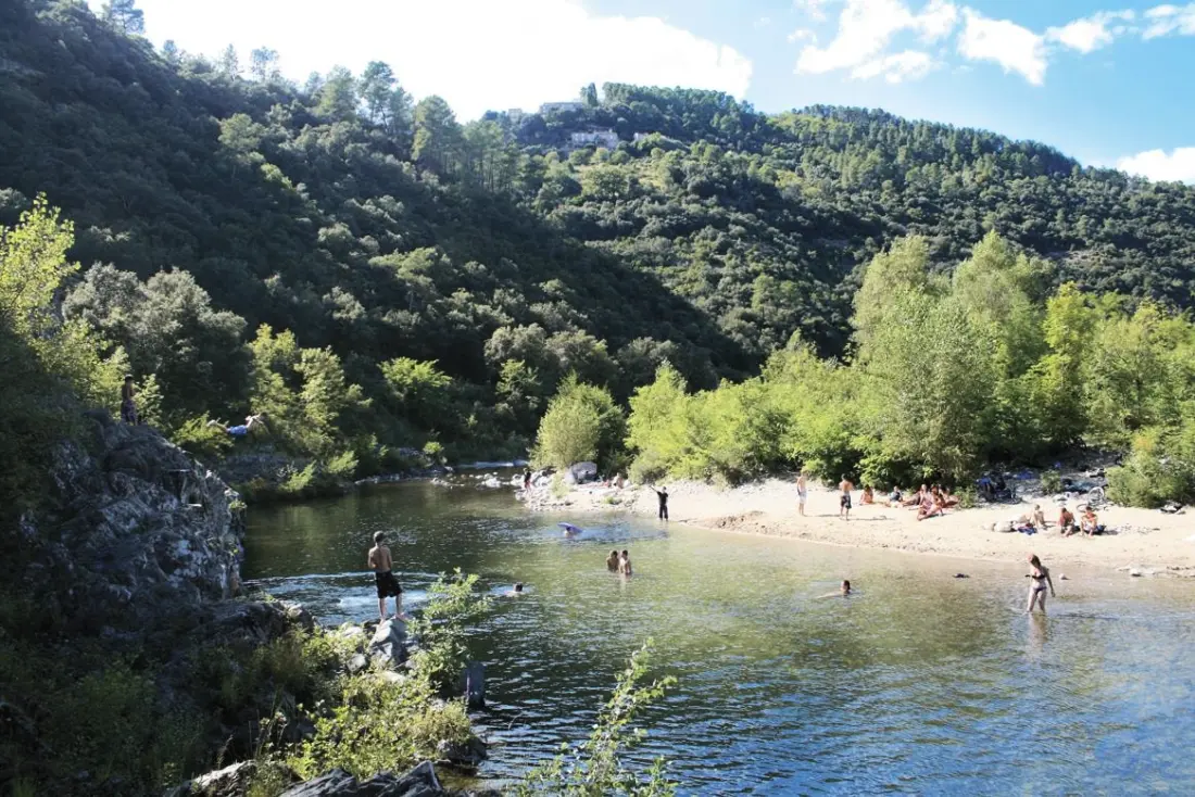 CAMPING LES CHATAIGNIERS 2 étoiles★★