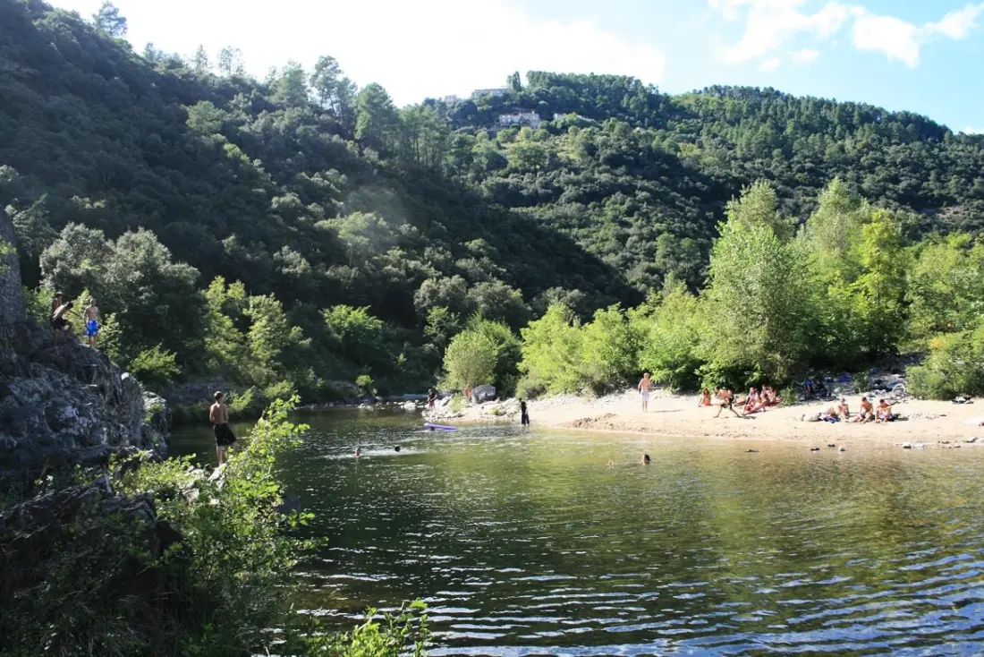CAMPING LES CHATAIGNIERS 2 étoiles★★