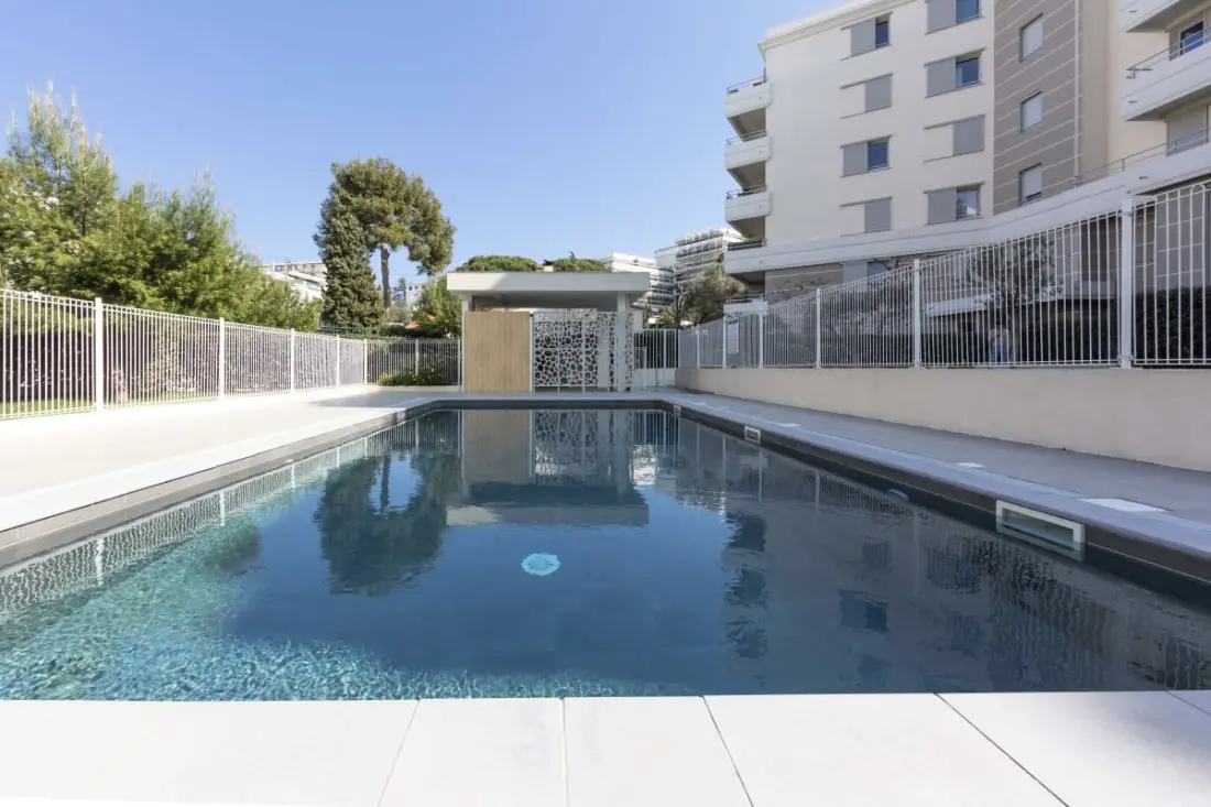 Résidence T2 Centre Juan Les Pins Avec Piscine Et Climatisation