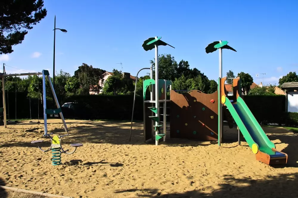 Camping Les Ecureuils4 étoiles★★★★