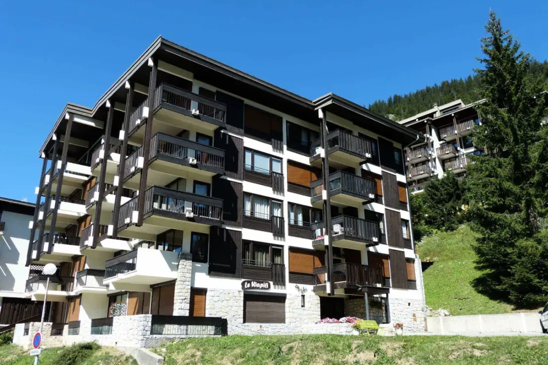 Centre Du Village Avec Balcon, Vue Et Parking