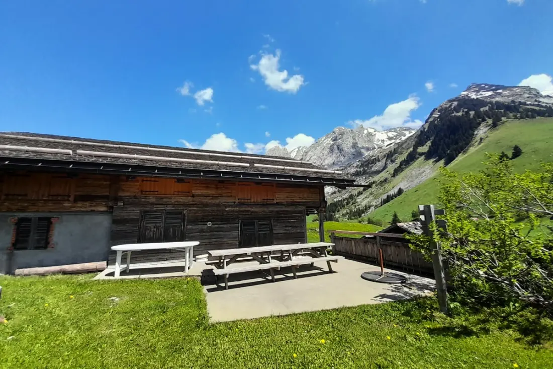 Chalet Aux Pieds Du Domaine Nordique
