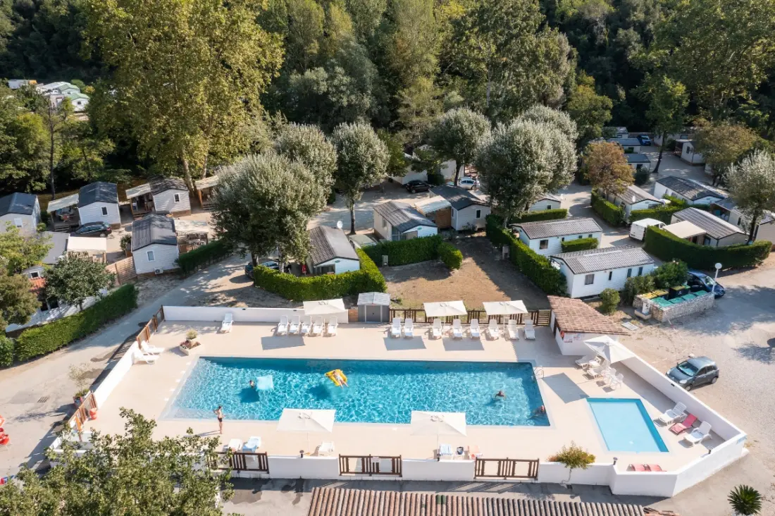 Camping Au Vallon Rouge 4 étoiles★★★★