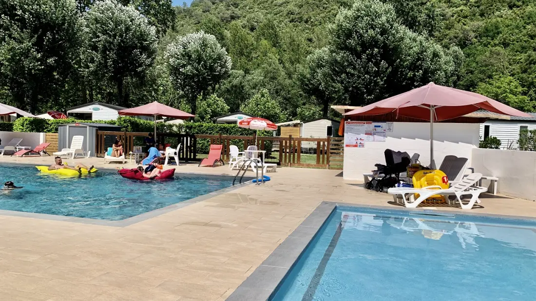 Camping Au Vallon Rouge 41 étoiles★