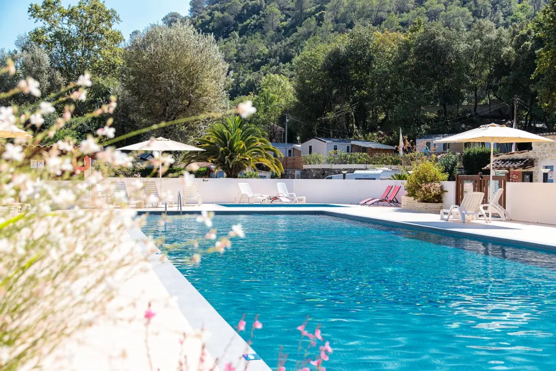 Camping Au Vallon Rouge 41 étoiles★