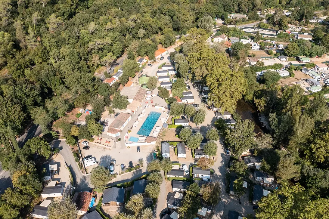 Camping Au Vallon Rouge 41 étoiles★