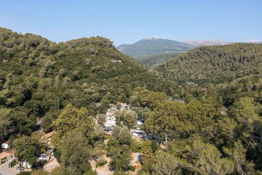 Camping Au Vallon Rouge 41 étoiles★
