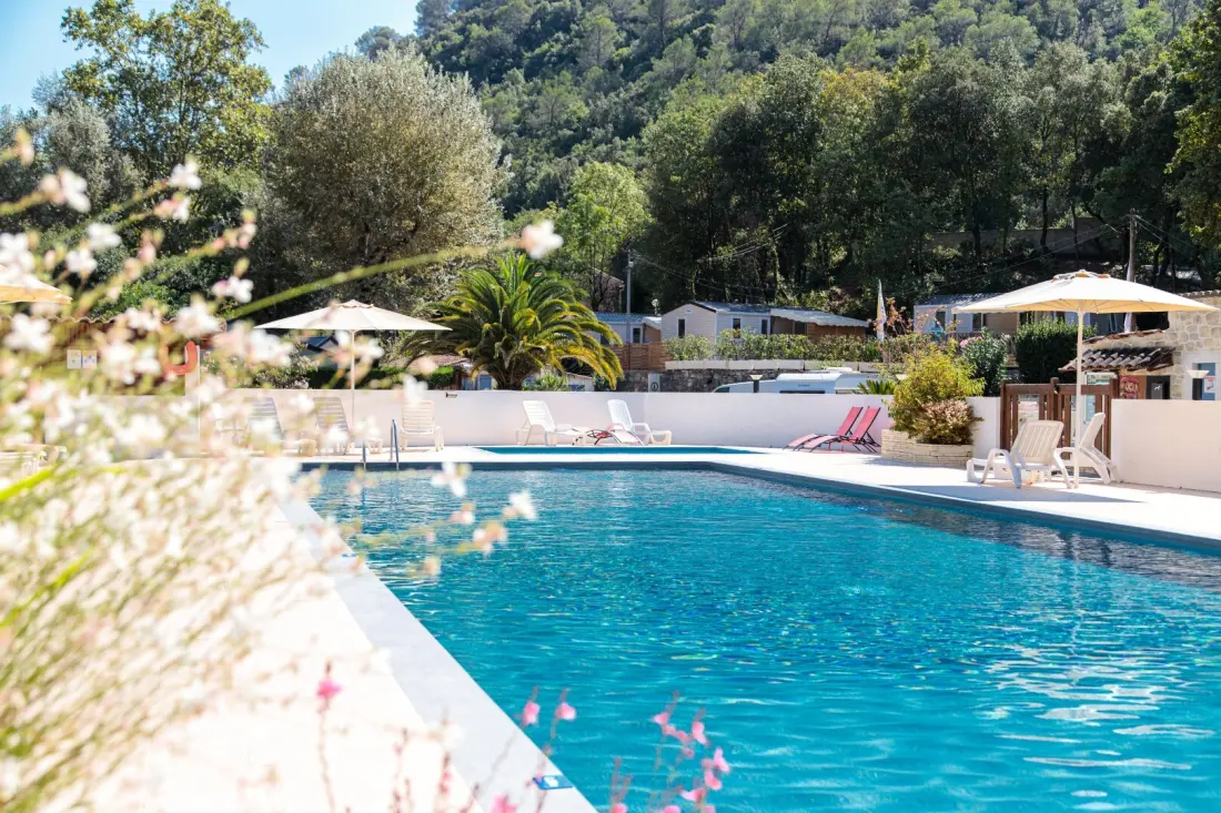 Camping Au Vallon Rouge 4 étoiles★★★★