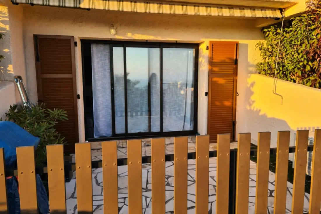 Charmant Appartement - Vue Sur La Baie Cavalaire