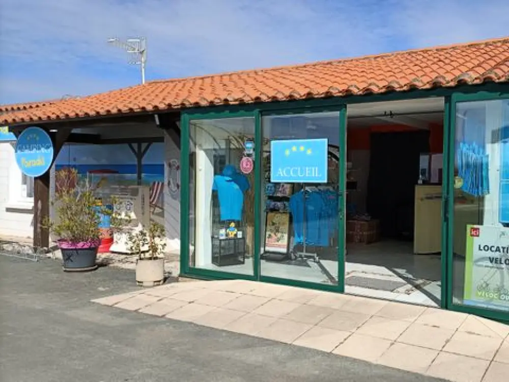 Camping Paradis - Le Grand R  4 étoiles★★★★